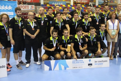 Equipo espaol tras obtener la medalla de bronce del campeonato.