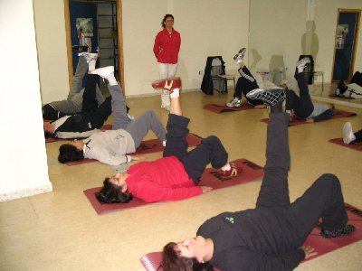 Primera sesin programada del Curso terico-prctico de Escuela de Espalda dirigido al personal de la Universidad.