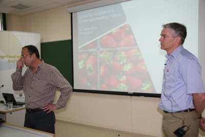 Emilio Camacho y Jerry Knox durante el seminario