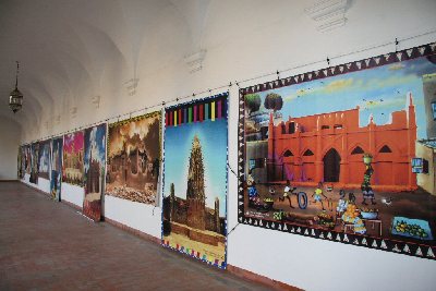 'Tiempos de barro'. Exposicin en el Claustro de la Facultad de Derecho.