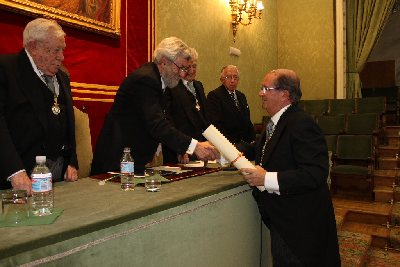 El profesor Miguel Valcrcel ingresa en la Real Academia de las Ciencias de Madrid