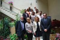 En primera fila, de izda. a dcha., Jos Mara Fernndez, Aurora Rubio, Isabel Cabezas y  Jos Carlos Gmez Villamandos, con represetnantes del Grupo de Desarrollo Rural