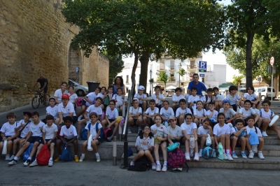 Alumnos de 3 de Educacin Primaria del Colegio Trinidad preparados para la actividad 