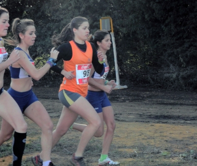 Azahara Cerro ( camiseta naranja) en los CAU 2014 