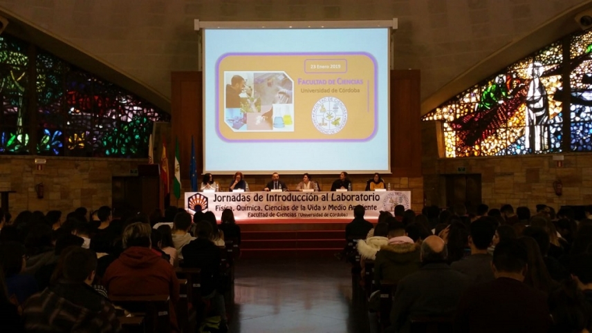 Casi 3000 estudiantes de Secundaria y Bachillerato participan en las Jornadas de Iniciación al Laboratorio de la Facultad de Ciencias