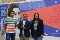 El artista Jorge Torres, el director de Proyectos Internacionales, José Luis Quero, y la investigadora de Ciencias del Lenguaje Nerea Chaves