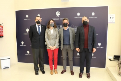 José Carlos Gómez Villamandos, Ingrid Cobos, Juan de la Haba y Enrique Quesada durante la presentación de la segunda fase de oncoTRAD