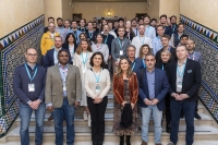Foto de familia con las personas asistentes al congreso y las autoridades
