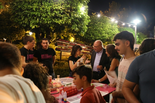 VIDEO | La Feria de los Ingenios llena los Jardines del Rectorado de Ciencia un año más